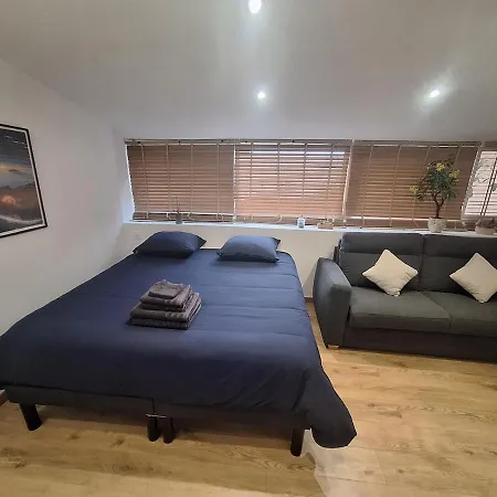 Апартаменты New! Charming Modern In Перпиньан